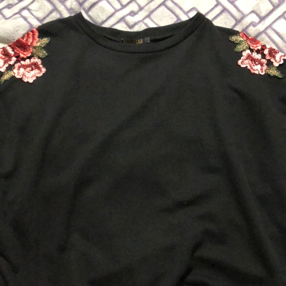 Black short sleeve cropped sweater